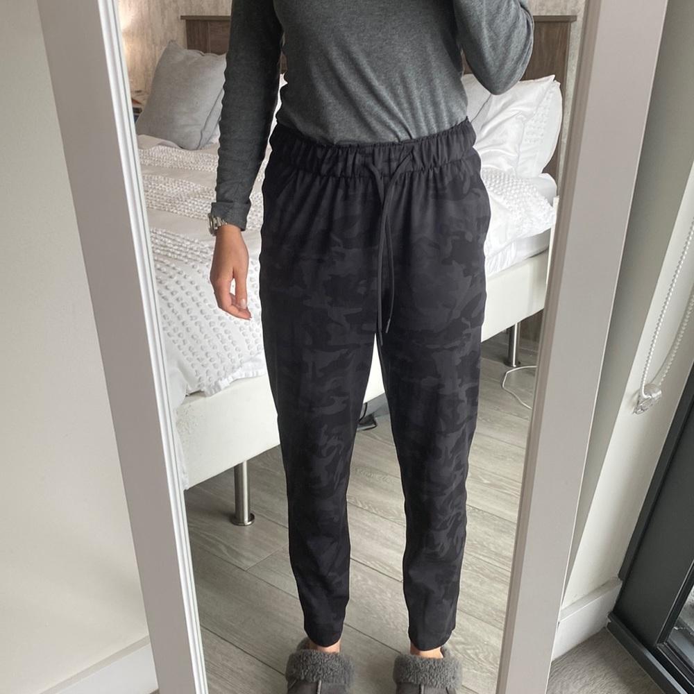 Lululemon drawstring joggers